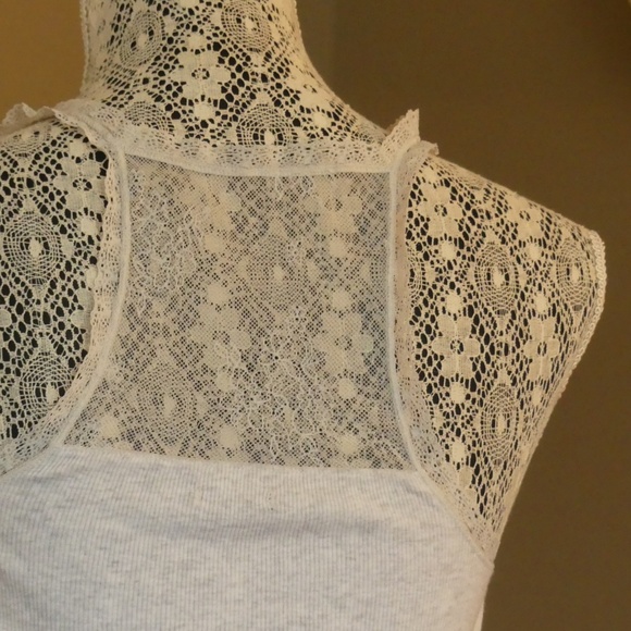 AEO - Off white Layering Tank with Lace Detailing - Picture 4 of 5